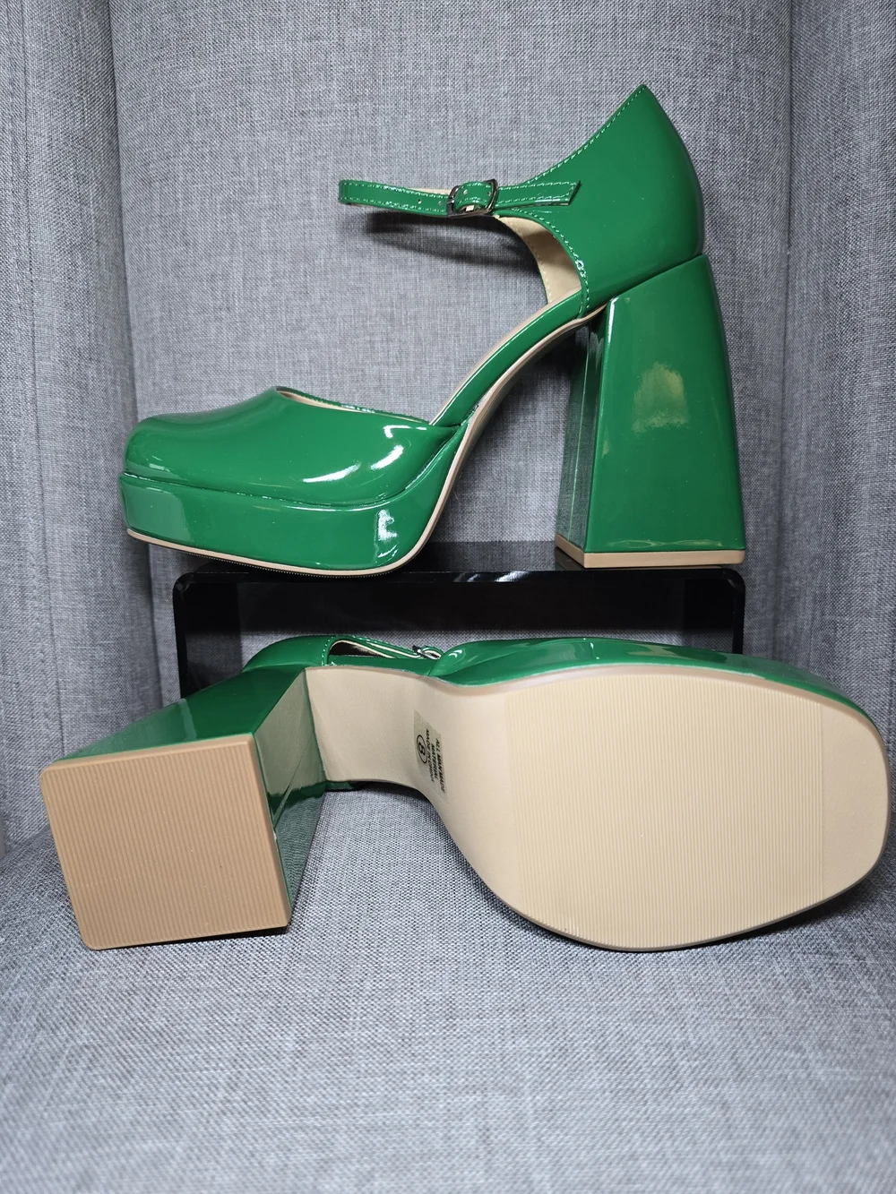 SODA Yuki Green Patent Platform Mary Jane Heels – Women’s Size 8 – New in Box